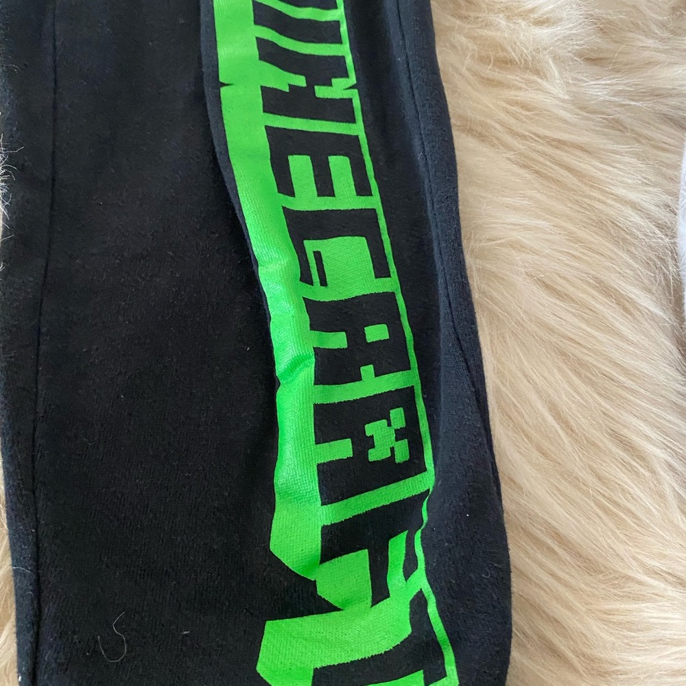 Boys Minecraft sweats, some piling. Size 12/14